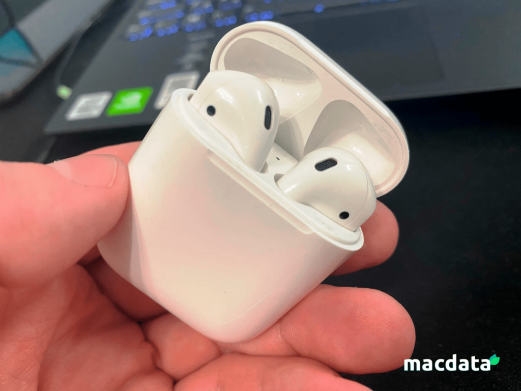 Наушники Apple AirPods