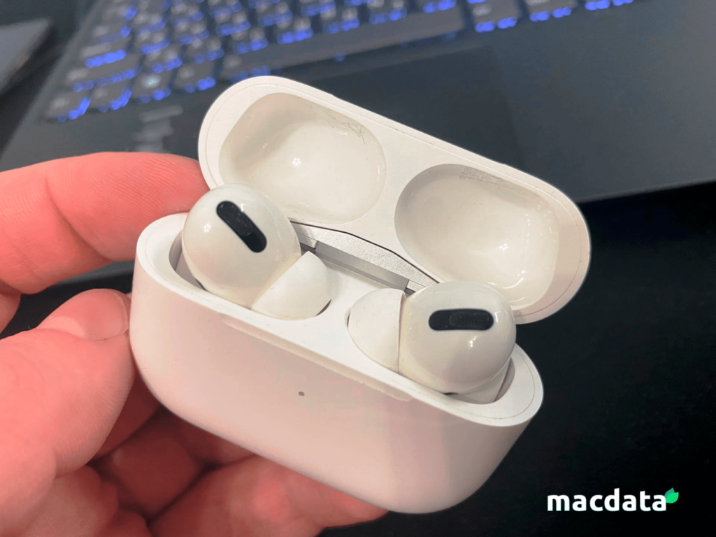 Наушники Apple AirPods